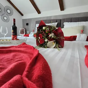 Ana , Gračac Croacia